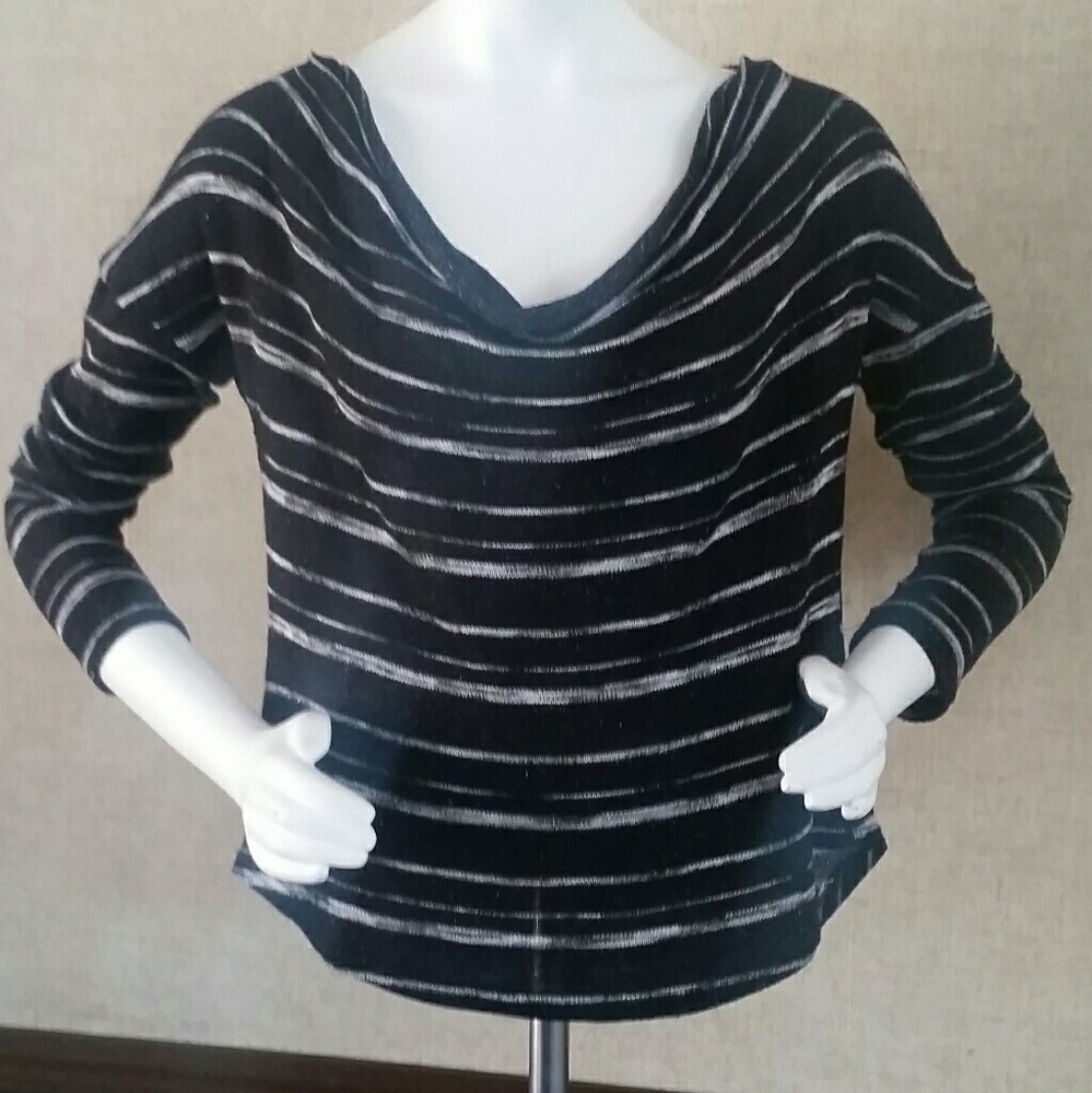 Black With Silver Stripes Top by Apt 9 Size M